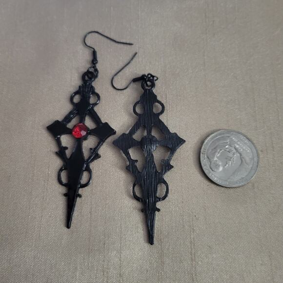 Gothic black cross and red crystal earrings - Picture 2 of 2